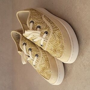 Zodiac Cheezburger Sneaker women’s size 10